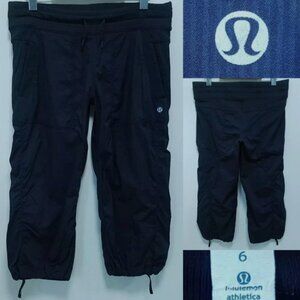 Lululemon Dance Studio Women's 6 Small Crop Black Pants Striped Capri Short